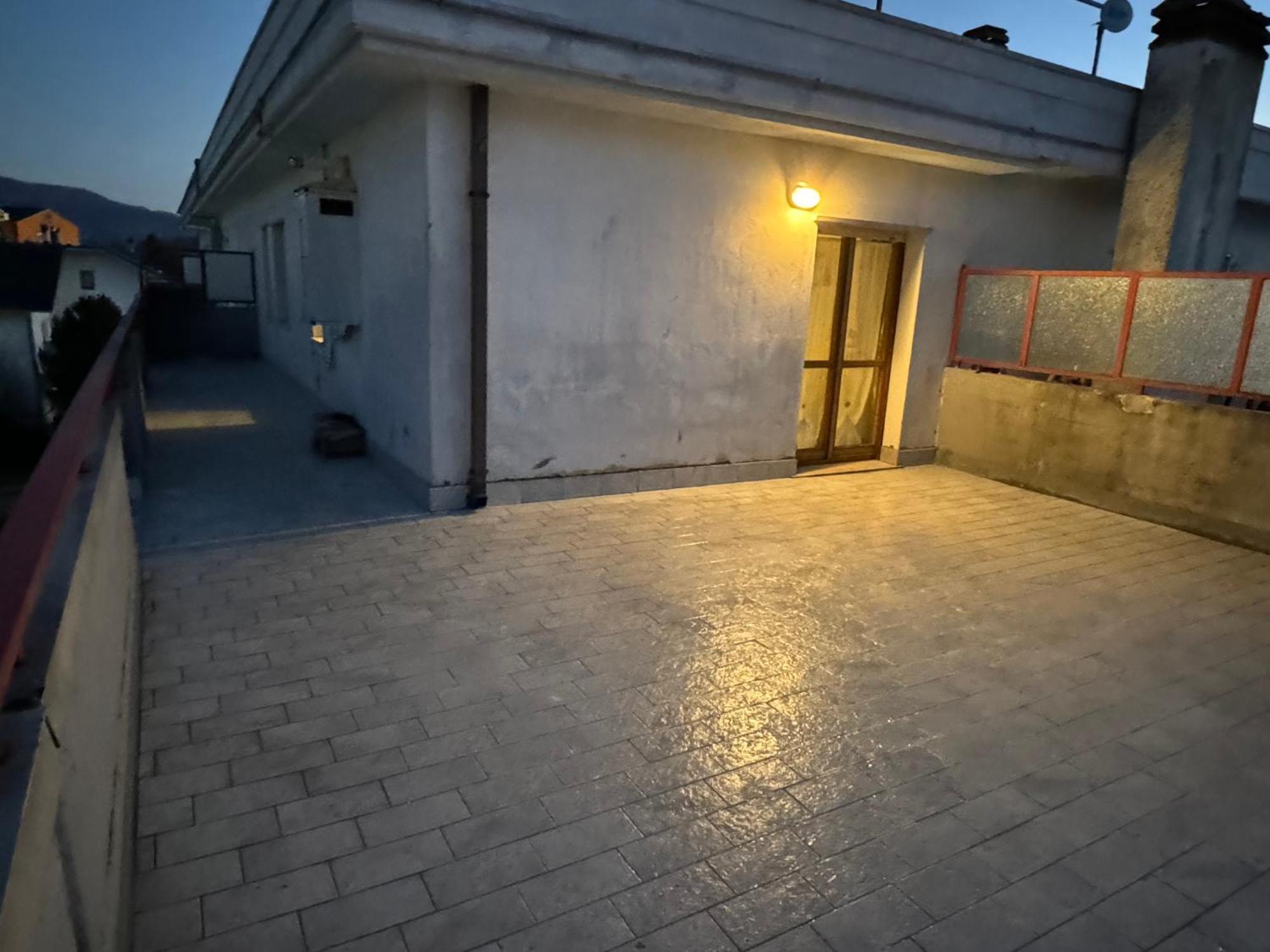 דירות קסטל די סנגרו Attico - Terrazza Su Castello מראה חיצוני תמונה